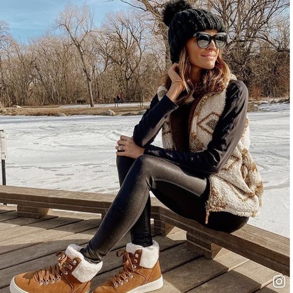 Marc Fisher Daire Bootie Size 9.5 Black New - Picture 3 of 15